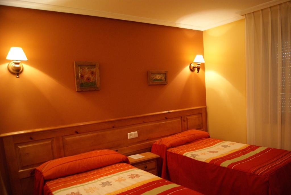 Hotel Garganta Del Cares 폰세보스 객실 사진